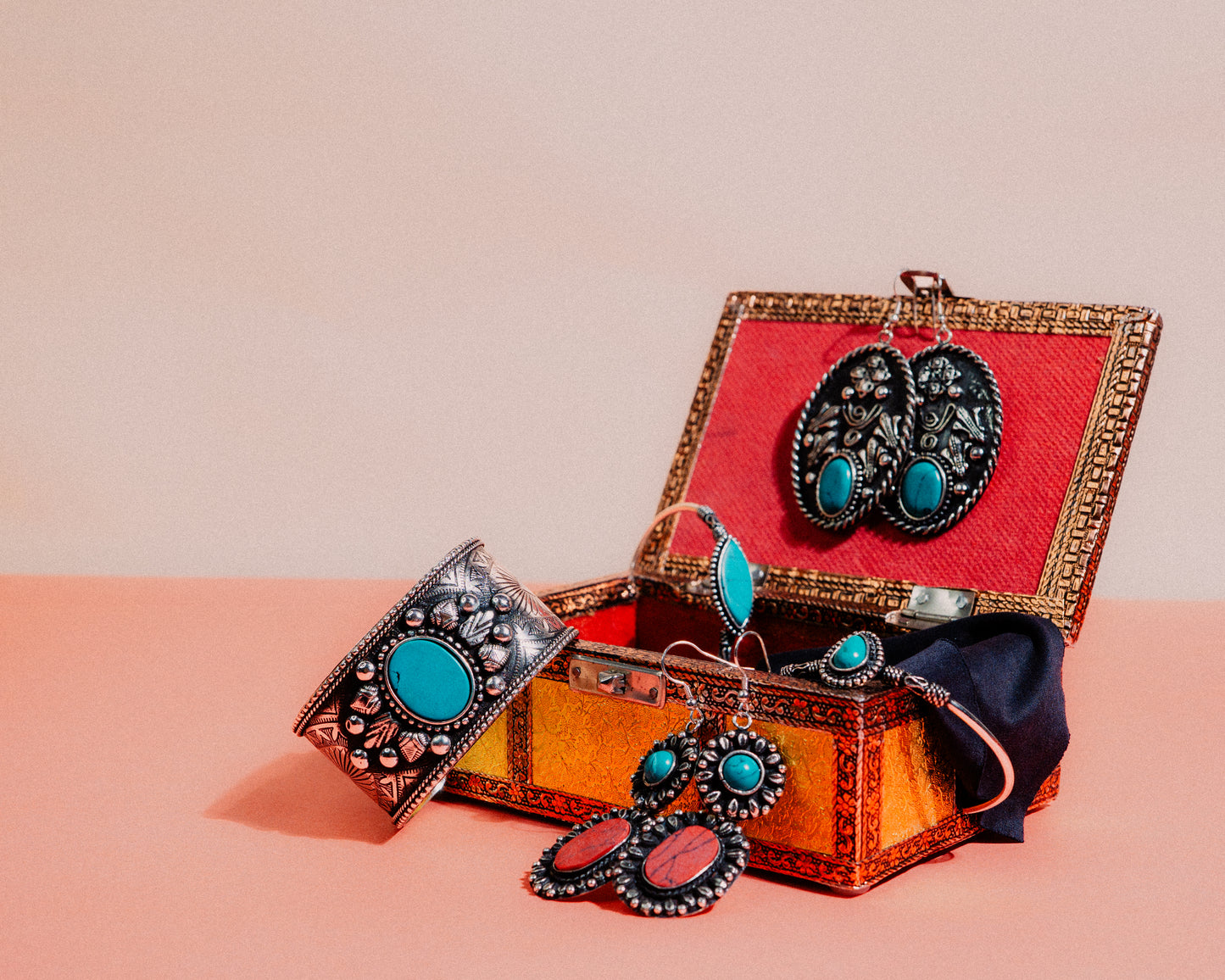 MAXIMALIST Two Toned Earrings